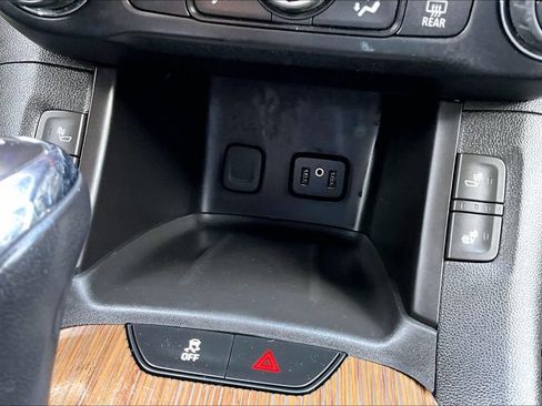 Used 2019 GMC Acadia SLE w/ Driver Alert Package I AWD/4WD image 16