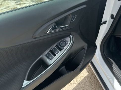 Used 2025 Chevrolet Malibu LT FWD image 16