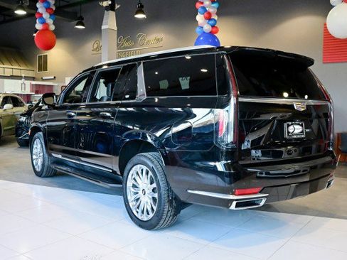 Used 2023 Cadillac Escalade ESV Premium Luxury image 7