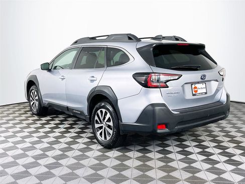 Certified 2025 Subaru Outback Premium image 7