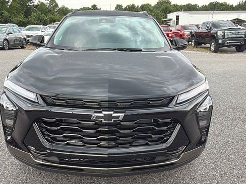 New 2026 Chevrolet Trax ACTIV w/ Sunroof Package FWD image 2