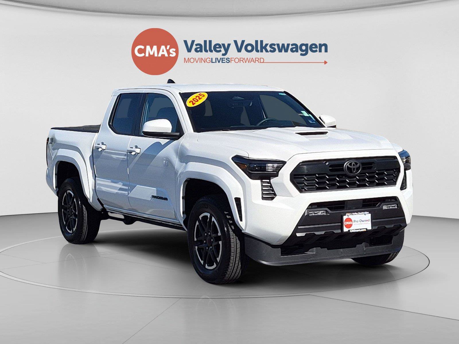 Used 2025 Toyota Tacoma TRD Sport AWD/4WD image 7