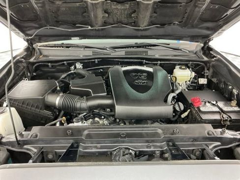 Used 2021 Toyota Tacoma TRD Off-Road AWD/4WD image 27