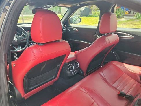 Used 2023 Alfa Romeo Giulia Veloce RWD image 14