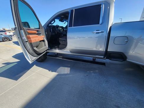 Used 2025 GMC Sierra 3500 Denali Ultimate AWD/4WD image 45