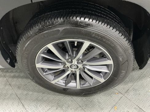 Used 2018 Toyota Highlander XLE image 43