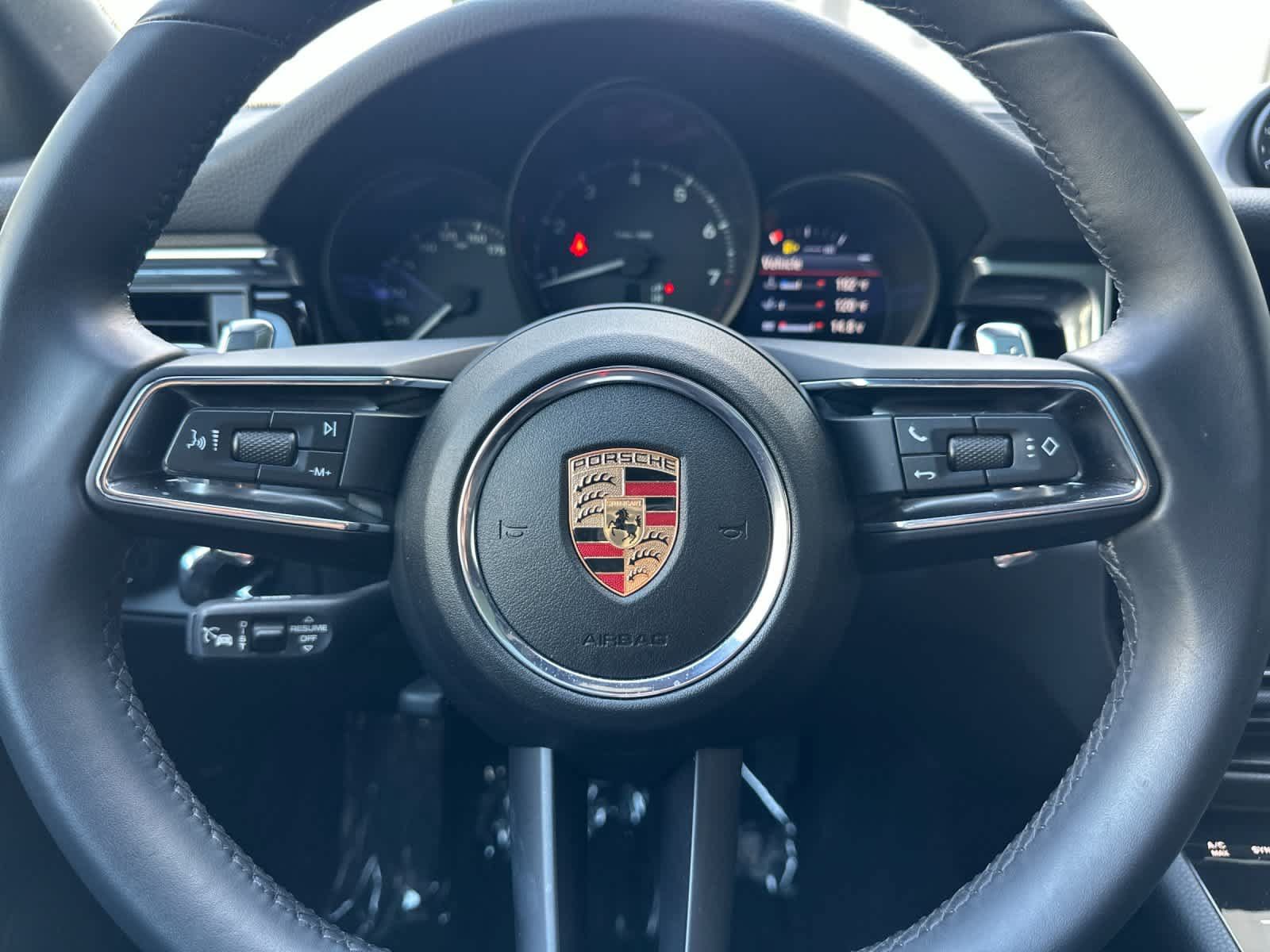 Certified 2025 Porsche Macan AWD/4WD image 25