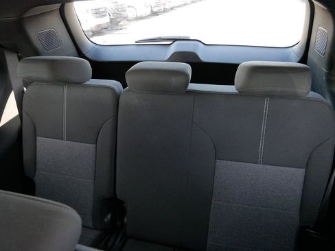 Used 2023 GMC Terrain SLT w/ Infotainment Package II image 12