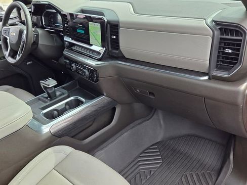 Used 2025 Chevrolet Silverado 1500 LTZ w/ LTZ Premium Package image 14