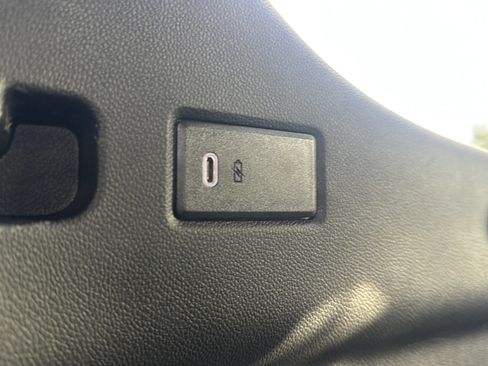 Used 2024 Chevrolet Tahoe LT w/ LT Signature Plus Package image 26