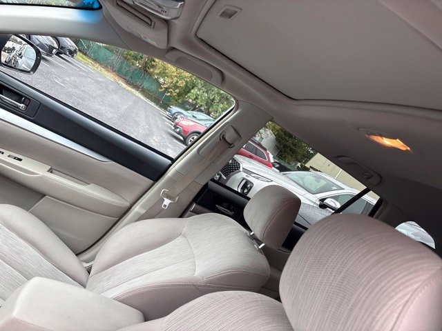 Used 2014 Subaru Outback 2.5i Premium w/ Moonroof Package AWD/4WD image 6