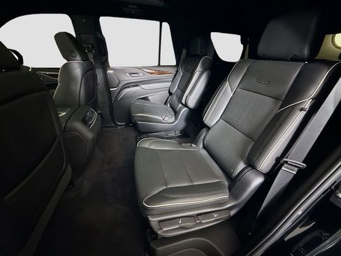 Used 2022 Cadillac Escalade Premium Luxury image 26