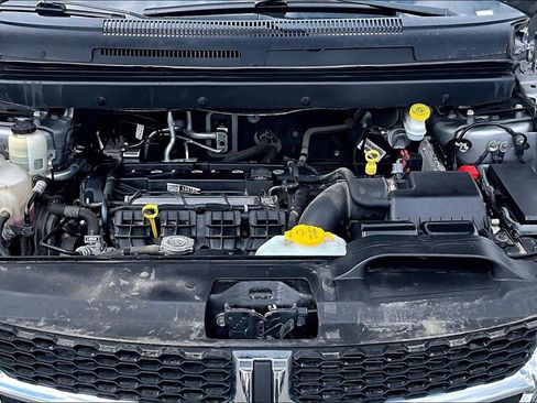 Used 2019 Dodge Journey SE image 11