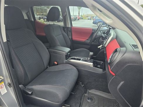 Used 2020 Toyota Tacoma SR5 image 18