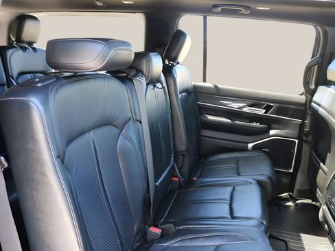 Used 2022 Jeep Wagoneer Series II w/ Premium Group I RWD image 19