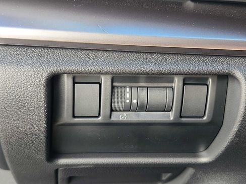 Certified 2025 Subaru Impreza 2.0i image 25