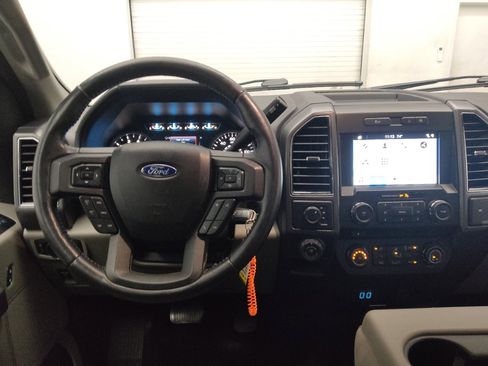 Used 2018 Ford F150 XLT w/ Equipment Group 302A Luxury AWD/4WD image 22