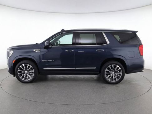 Certified 2025 GMC Yukon Denali Ultimate w/ LPO, Floor Liner Package AWD/4WD image 4