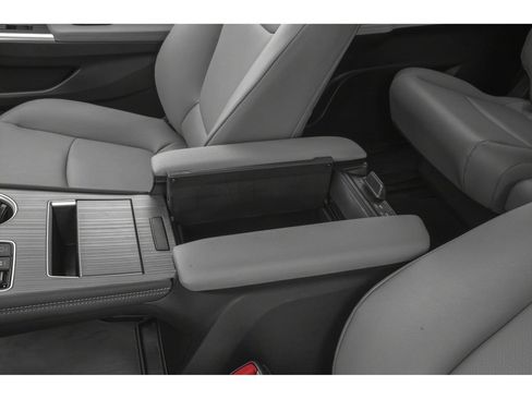 New 2026 Toyota Sienna XLE AWD/4WD image 9