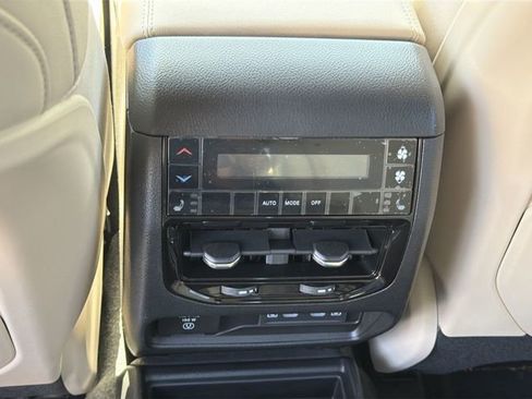 New 2026 Jeep Grand Cherokee L Limited AWD/4WD image 18