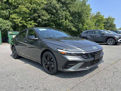 New 2026 Hyundai Elantra Limited FWD image 1