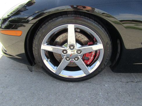 Used 2007 Chevrolet Corvette Convertible w/ Preferred Equipment Group RWD image 25