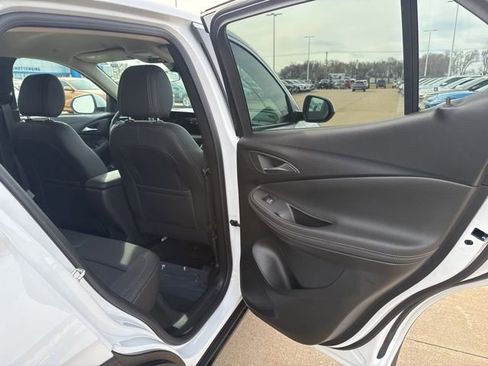 Used 2024 Buick Encore GX Preferred image 40