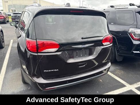 Used 2017 Chrysler Pacifica Touring-L Plus w/ Advanced Safetytec Group FWD image 5