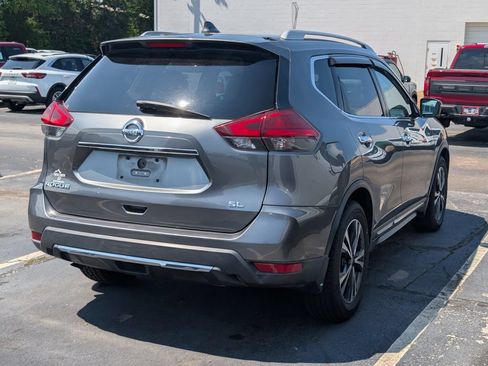 Used 2017 Nissan Rogue SL w/ SL Premium Package FWD image 5