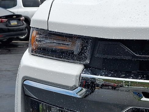 Used 2025 Chevrolet Silverado 2500 LT w/ Convenience Package AWD/4WD image 9