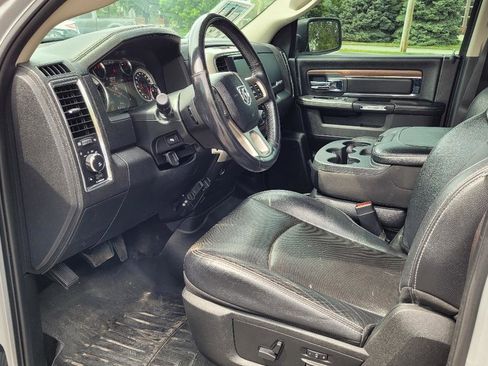 Used 2017 RAM 1500 Laramie AWD/4WD image 12