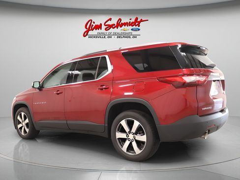 Used 2018 Chevrolet Traverse LT FWD image 3