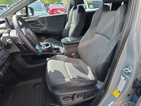 Used 2026 Toyota C-HR AWD/4WD image 10