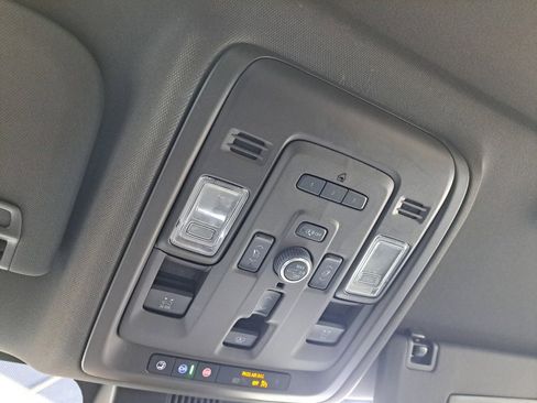 Certified 2023 Chevrolet Suburban LT w/ LT Signature Plus Package image 27