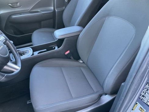 Used 2025 Hyundai Kona SEL image 11