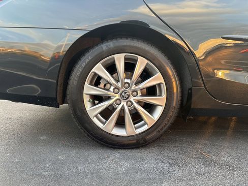 Certified 2017 Toyota Camry XLE image 38