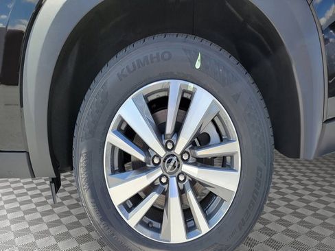 New 2025 Nissan Pathfinder SL image 11