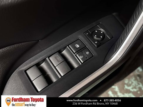 Used 2024 Toyota RAV4 LE AWD/4WD image 16