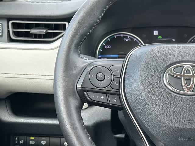 Used 2022 Toyota RAV4 XLE w/ Convenience Package AWD/4WD image 9
