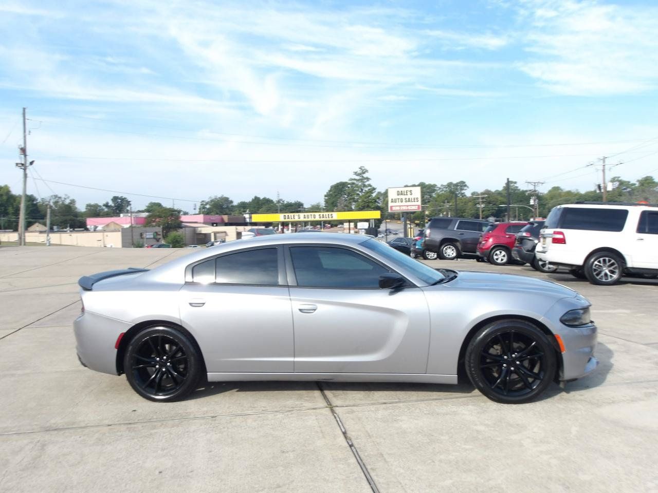 Used 2016 Dodge Charger SXT w/ Blacktop Package RWD image 5
