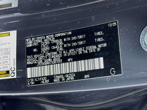 Certified 2026 Toyota 4Runner SR5 AWD/4WD image 32