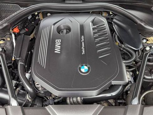Used 2017 BMW 740i RWD image 31