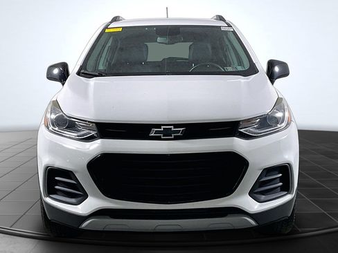 Used 2018 Chevrolet Trax LT w/ Redline Edition AWD/4WD image 3