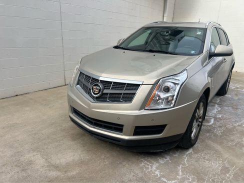Used 2011 Cadillac SRX Luxury image 2