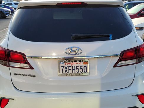 Used 2017 Hyundai Santa Fe SE FWD image 5