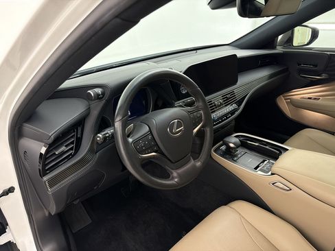 Used 2021 Lexus LS 500 RWD image 4