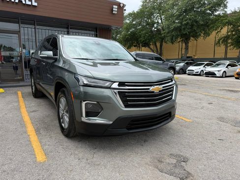 Used 2022 Chevrolet Traverse LT FWD image 3