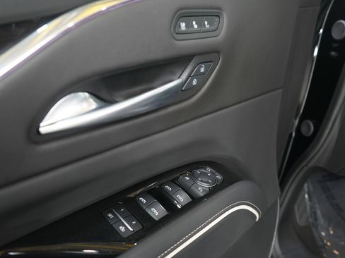 Used 2024 Cadillac Escalade Premium Luxury w/ Performance Package image 23