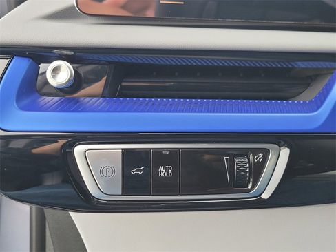 New 2026 Cadillac Optiq Luxury 1 image 22