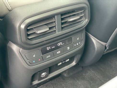 Used 2023 Honda Pilot Elite image 9